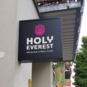 holy Everest, Berlin